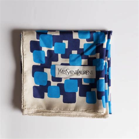 foulard yves saint laurent vintage prezzi|borse yves saint laurent sito ufficiale.